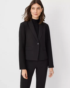 NEW ANN TAYLOR $189 BLACK FLUID CREPE SHORTER ONE BUTTON BLAZER SZ 0P 0 PETITE - Picture 1 of 4