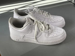 Nike Air Force 1 '07 Low Shoes Mens Size 8.5 Triple White Leather CW2288-111 - Picture 1 of 6