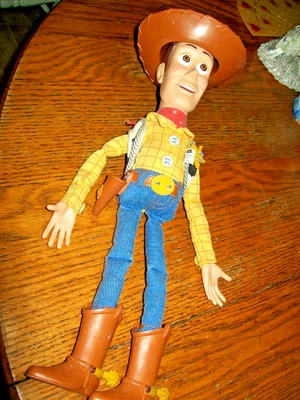 Figura de acción Toy Story Fire Fighting Woody Talking 13" cuerda CON SOMBRERO Foto 1 de 3