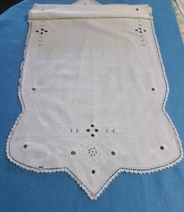Vintage Embroidered Floral Design Dresser Scarf Table Runner White Daisies - Picture 1 of 7