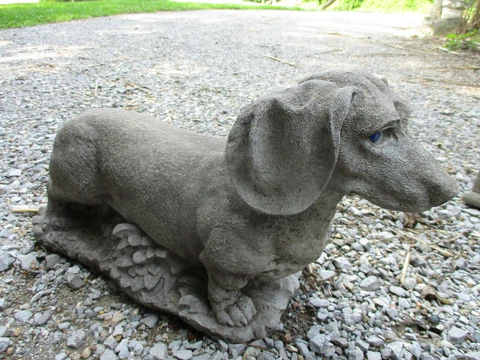 OLD BLUE EYED DACHSHUND VINTAGE CEMENT/CONCRETE GARDEN STATUE 22" LONG Cover