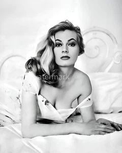 Anita Ekberg 8x10 Photograph – A Glamorous Icon of 1950s Hollywood - Picture 1 of 1