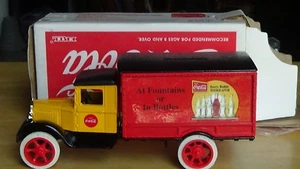 ERTL Coca Cola 1931 Chevy Hawk Consegna Camion Bloccaggio Banca NUOVO in Scatola B260 - Foto 1 di 8