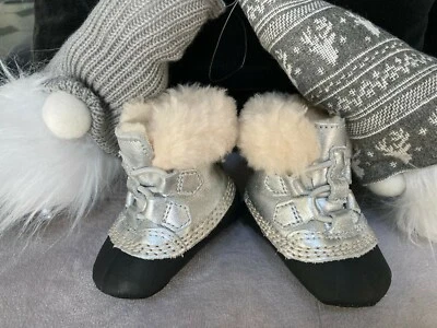 $50 ZAPATOS BOTÍN SOREL MOST ADORABLE INFANTIL PIEL DE OVEJA UNISEX TALLA 2 - BABY CHIC Foto 1 de 4