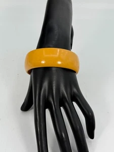 Vintage Butterscotch Bakelite Tested Bangle Bracelet Estate Find - Picture 1 of 6