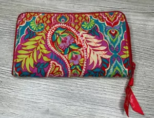 Vera Bradley Quilted Wallet Zip Close Paisley in Paradise Pink & Orange - Picture 1 of 3