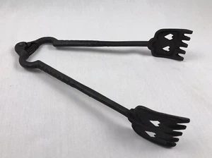 Pinzas cargadas con resorte de hierro fundido vintage con recortes de corazón - Imagen 1 de 9