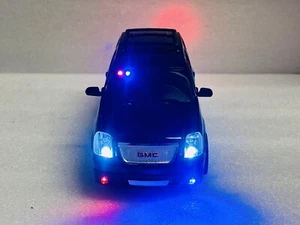 POLICE GMC YUKON-DENALI 1:24 Friction FBI CIA Secret Service Flashing LED Lights - Picture 1 of 11