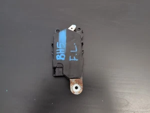 Actuador de cerradura de puerta delantera izquierda JDM Subaru Legacy BH5 - Imagen 1 de 3