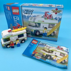 LEGO City Camper Van (retired) #7639 100% Complete  instructions box minifigs