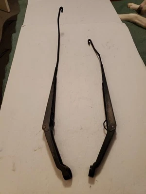 2004 2011 Chevrolet Aveo LEFT & RIGHT Windshield Wiper ARMS OEM - Image 1 of 4