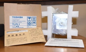 Toshiba Japan TLPL1 LCD Proiettore Lampada Unità e Alloggiamento Originale NUOVO-in-Box! - Foto 1 di 8