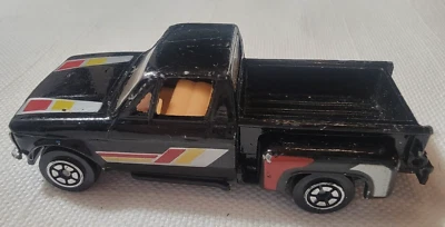 Camioneta pickup Yatming Chevy Stepside, negra Foto 1 de 4