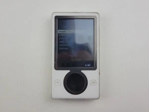 Microsoft Zune Digital Media MP3 Player (1090) 30GB - White - SMALL ISSUE! - Picture 1 of 9