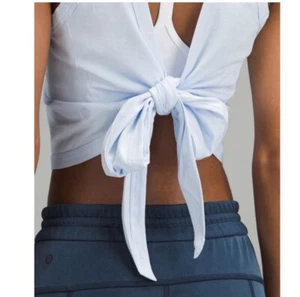 Canotta Lululemon è una cravatta bianca. Nuovo con etichetta. Taglia 4. - Foto 1 di 9