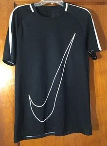 Nike Dri Fit Performance Camisa Para Hombres Negra Big Swoosh Fútbol Baloncesto - Grande - Imagen 1 de 3