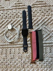 Apple Watch Series 7 41mm Boîtier en Aluminium avec Bracelet Sport - Minuit, Régulier... - Photo 1 sur 7