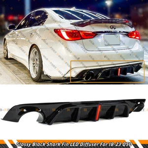 DIFUSOR DE PARACHOQUES TRASERO NEGRO BRILLANTE CON LUZ DE FRENO LED V2 PARA 2018-24 INFINITI Q50 - Imagen 1 de 5