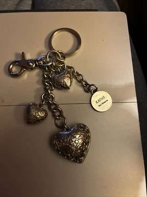 Kathy Van Zeeland Corazones Hinchados Metal Tono Plata Llavero Cartera Dijes Foto 1 de 4