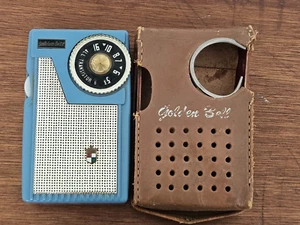 VINTAGE 1959 GOLDEN BELL TR-306 6 TRANSISTOR RADIO BLUE ULTRA RARE NO CRACKS! - Picture 1 of 12
