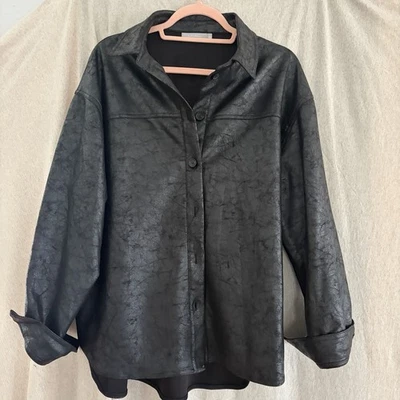 Red by BKE 女式大号人造皮革纽扣衬衫黑色长袖口袋 — 第 1/4 张图片