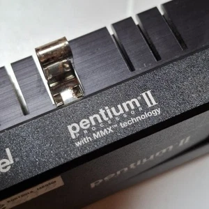 Vintage CPU Intel Pentium II MMX 300Mhz SL2W8 Slot1 - Zdjęcie 1 z 8