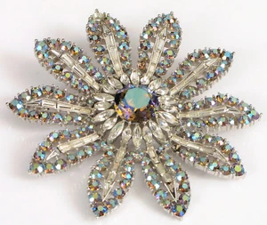 HUGE DESIGNER SIGNED CROWN TRIFARI AURORA BOREALIS RHINESTONE STAR BROOCH ! - Picture 1 of 3