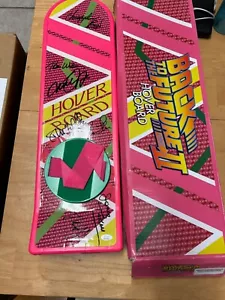 Hoverboard Regreso al Futuro Parte 2 Elenco Autografiado Firmado Lloyd Lea Fox, Wils - Imagen 1 de 5