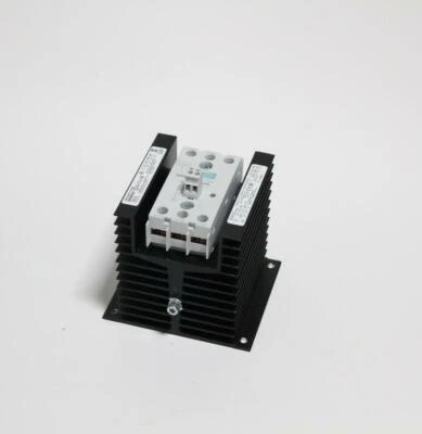 Relé de estado sólido Siemens 3RF2430-1AC45 Foto 1 de 4