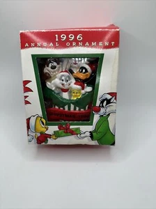 Warner Brothers Looney Tunes 1996 Annual Tree Ornament Bugs Daffy Tweetie - Picture 1 of 4