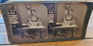 Antiguo estereoscopio 1900 tarjeta Stereoview Underwood NEWLYWEDS NEXT FRINCH COOK - Imagen 1 de 2