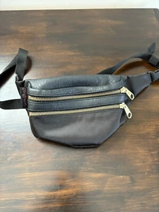 Jansport Hippyland Fanny Pack - Black - Adjustable Belt - Picture 1 of 9