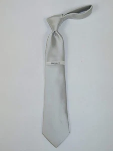 Corbata para hombre Perry Ellis clásica satinada sensación sedosa #Perry-2 gris plata maciza - Imagen 1 de 5