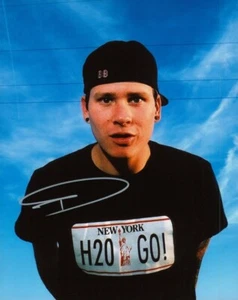 Tom DeLonge handsigniertes Original 8x10 Foto LOA TTM - Bild 1 von 1