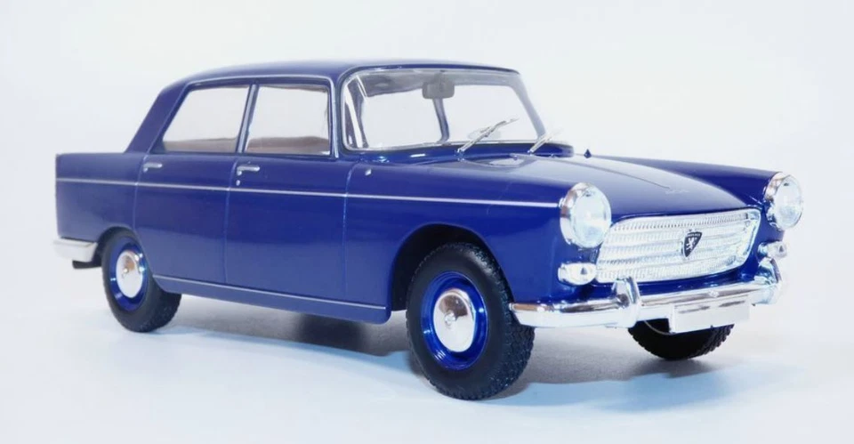IXO - Voiture de couleur bleu – PEUGEOT 404 - 1/24 - G1N7P011 - Photo 1/1