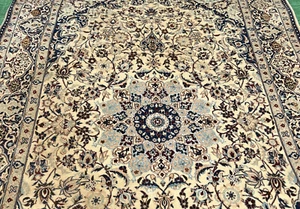 £3600 Fine Persiann Nainn hand made silk & wool rug 325 x 205 Cm Antique - Picture 1 of 10