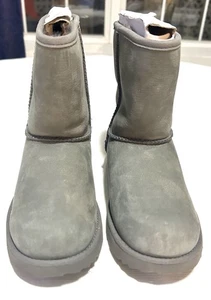 UGG Classic Grey Short Boot 1019646K Sheepskin Fur Lined Mid Calf Youth Sz 3 New - Picture 1 of 11