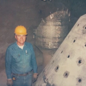Vintage Polaroid Man Hard Hat Construction Zone Odd Strange Found Art Snapshot - Bild 1 von 5