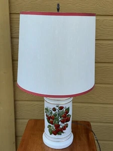 Vintage Ceramic 22.5" STRAWBERRY Table Lamp Shade Gold Accents MCM Works! - Picture 1 of 24