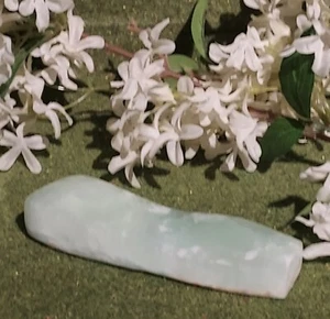 Piedra preciosa tallada calcita caribeña pulida forma libre 292 g - Imagen 1 de 4