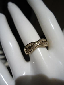 New 1/4 ct Diamond 9ct Gold 18x 1.5mm Channel Set Half Eternity Crossover Ring M - Picture 1 of 8