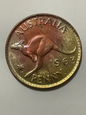 👀AUSTRALIAN 1963 PENNY COIN HIGH GRADE GEM UNC RAINBOW LUSTER SCARCE 👀 - Image 1 of 2