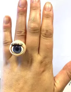 Blinzelndes bewegliches Auge abgetrennter Augapfel Ring Halloween Kostüm verrückt seltsam Spaß - Bild 1 von 5