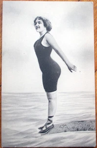 1910 Bathing Beauty/Pinup/Risque Poscard: Woman About to Dive/Diving - Picture 1 of 1