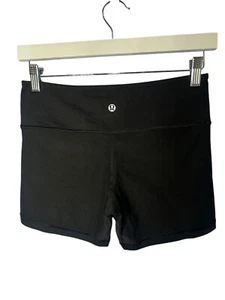 Lululemon Womens Black & Purple Yoga Shorts S, REVERSIBLE, BREATHABLE, GYMSHORTS - Picture 1 of 4