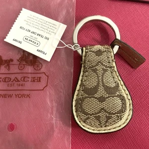 Llavero vintage Coach Signature C Tear Drop F 92699 caqui metálico logotipo etiqueta ¡NUEVO CON ETIQUETAS! - Imagen 1 de 17