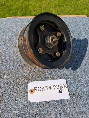 Conjunto completo de soporte/husillo de polea lateral Kubota - Piezas OEM - Muy buen usado Foto 1 de 4