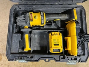 DEWALT CORDLESS GRINDER KIT - DCG414N - CHARGER, 1 x 6.0AH DEWALT BATT & CASE - Picture 1 of 15