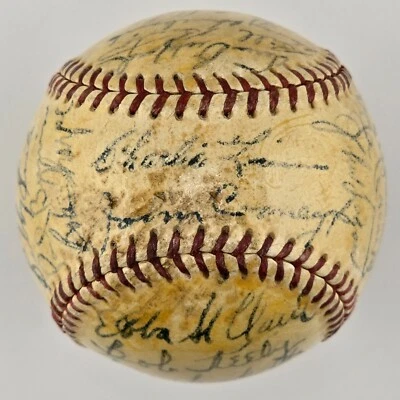 1953 Milwaukee Braves Signed Baseball. 1st Season. Spahn, Mathews. 29 Sigs. JSA - Image 1 of 4