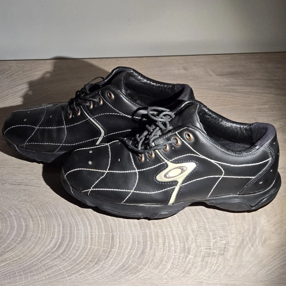 Tênis de golfe Oakley masculino cor laço 2001 couro vintage tamanho 8.5 preto - Imagem 1 de 4